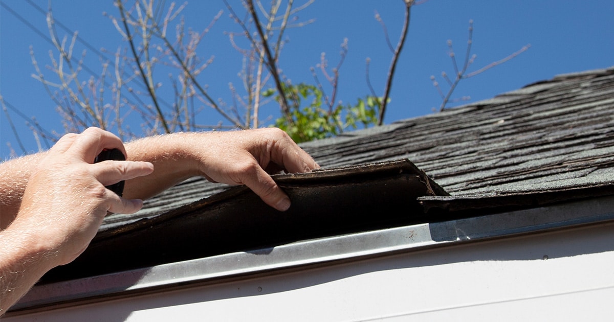Roof Inspection with John's Roofing | DFW & Rockwall Roofing - Gutter Repair 2